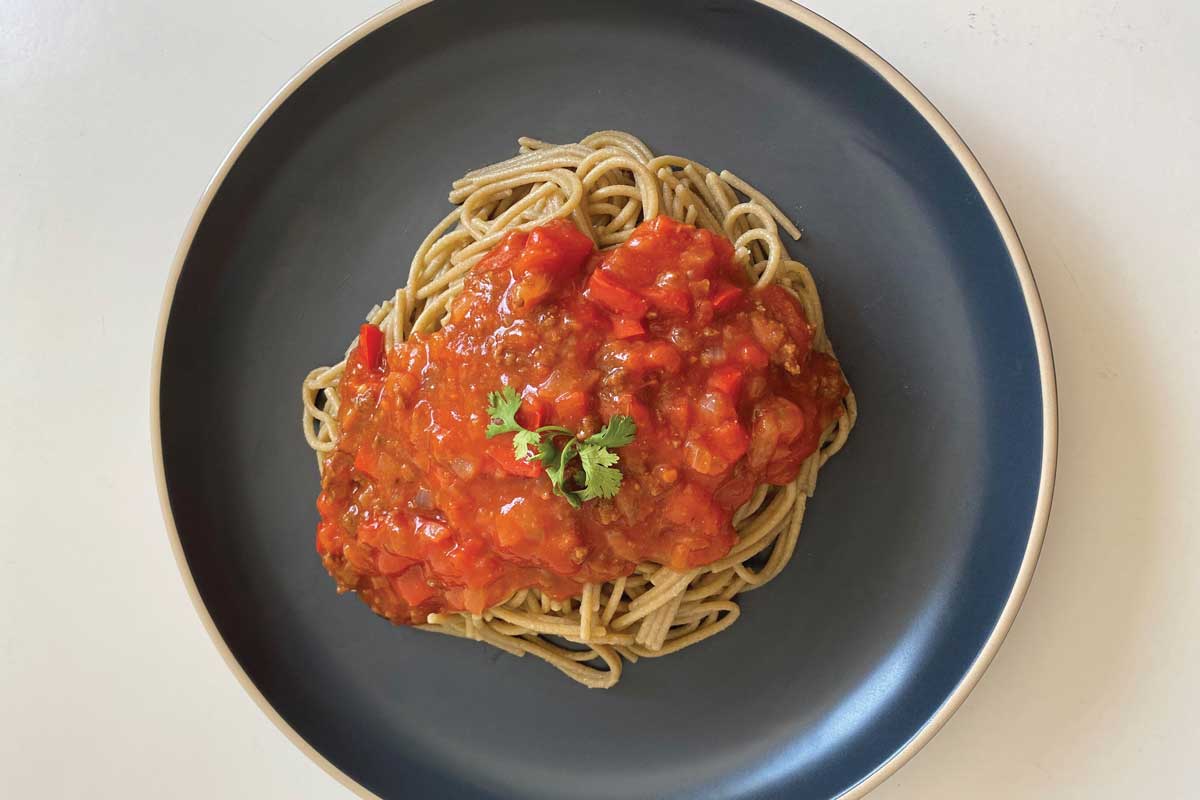 Spaghetti de Chía SOW con Salsa Boloñesa de Soya
